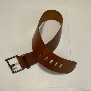 Jennifer graham Genuine Leather belt, size medium. Light brown
